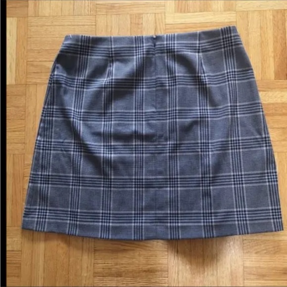 Tommy Hilfiger plaid skirt - Picture 6 of 7